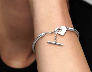 Pulsera Pandora Plata Corazón y Barra T
