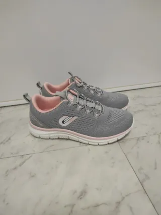 Zapatillas deportivas grises y rosas UTWO