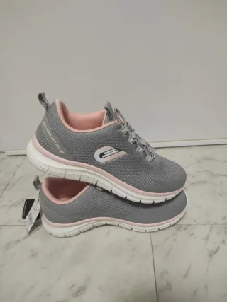 Zapatillas deportivas grises y rosas UTWO