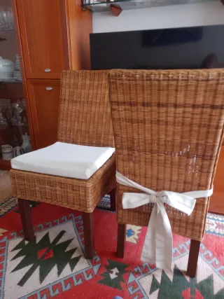 Sedie in rattan con cuscino grezzo