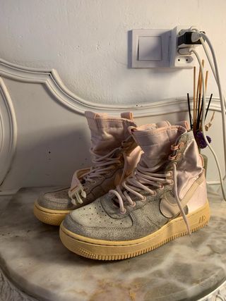 Nike Sf Air Force 1 salmón/rosa
