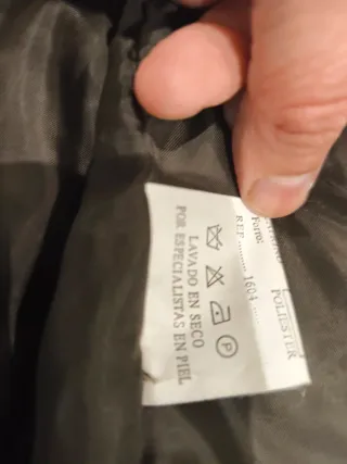 Chaqueta marrón con costuras