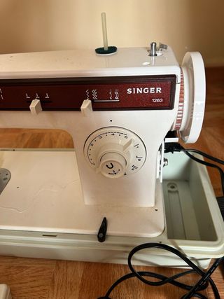Máquina de coser Singer 1263