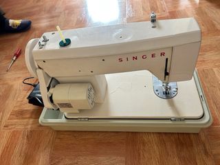 Máquina de coser Singer 1263