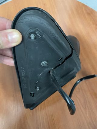 Espejo retrovisor izquierdo