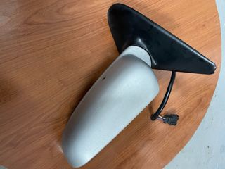 Espejo retrovisor izquierdo