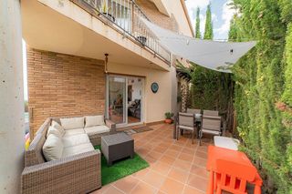 Casa adosada en venta en Canet de Mar