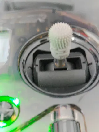 Radiomaster Pocket con baterías y joysticks