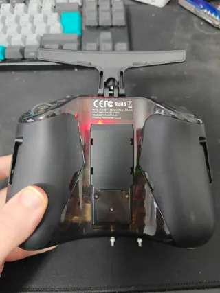 Radiomaster Pocket con baterías y joysticks