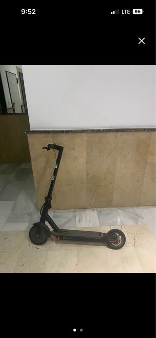 Patineta eléctrica negra