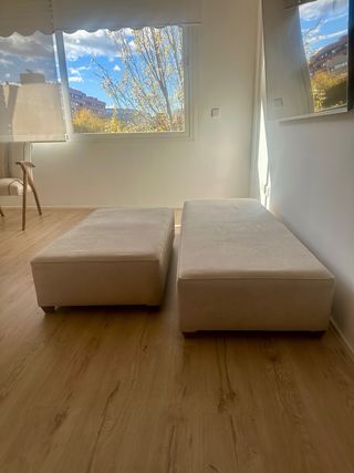 2 Puffs in Velluto Beige