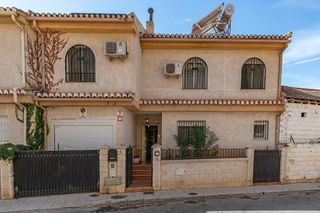 Casa adosada en venta en Cúllar Vega