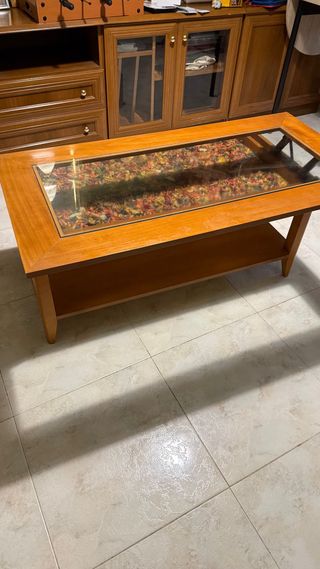 Mesa de centro elevable de madera y cristal