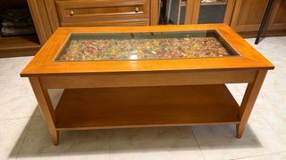 Mesa de centro elevable de madera y cristal