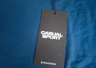 Camiseta crop azul Stradivarius