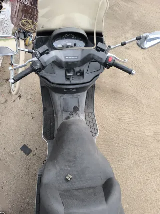 Suzuki Burgman 400 Plata