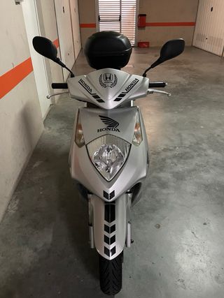 Honda Dylan 125 Plata