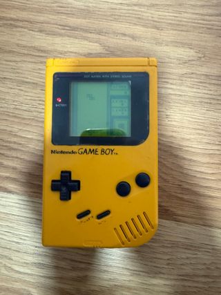 Nintendo Game Boy Classic Amarillo