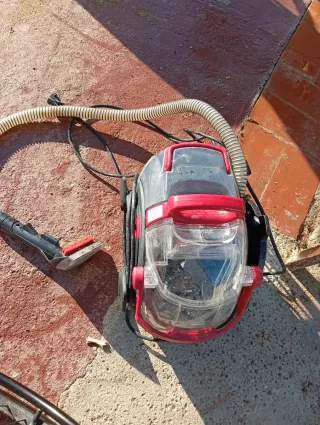 Aspiradora lava sofás y alfombras