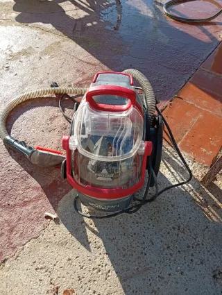 Aspiradora lava sofás y alfombras