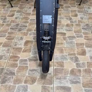 Patinete Eléctrico Gris y Negro