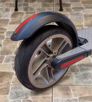 Patinete Eléctrico Gris y Negro