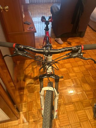 Bicicleta Kross Roja y Blanca