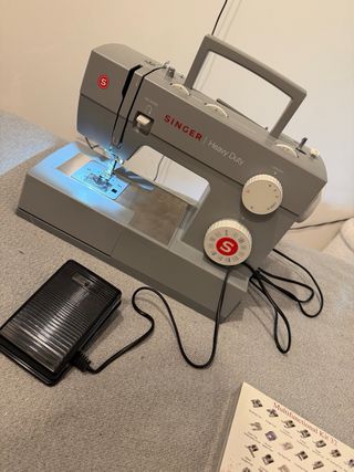 Máquina de Coser Singer Gris