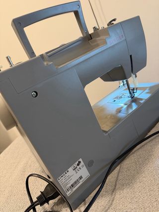 Máquina de Coser Singer Gris