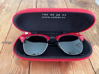 Ray-Ban Clubmaster Rojo y Negro