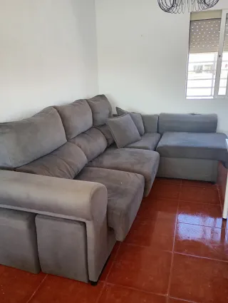 Sofá modular gris de tela