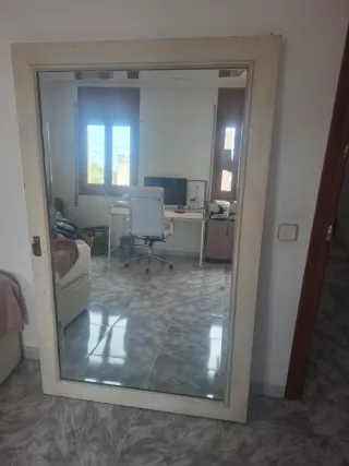 Puerta espejo antigua