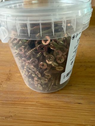 Cubo 175 tornillos 5x80mm