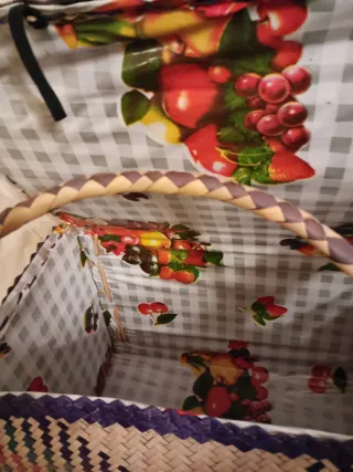 Cesta de paja tejida artesanal vintage