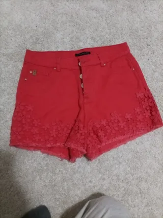 Shorts Zara y Tintoretto Rojos