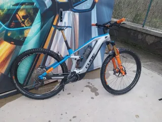 Cube  Action Team. Estereo  Hybrid 140 Talla M