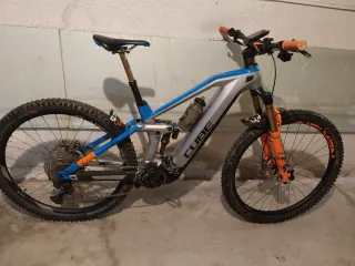 Cube  Action Team. Estereo  Hybrid 140 Talla M