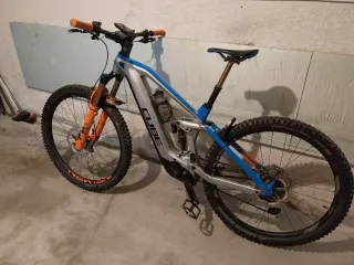 Cube  Action Team. Estereo  Hybrid 140 Talla M