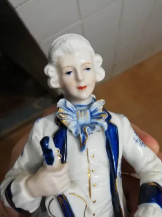 Figura de cerámica músico violinista