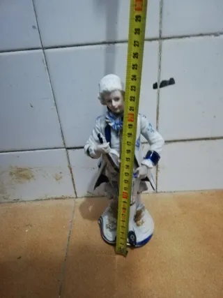 Figura de cerámica músico violinista