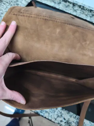 Bolso de cuero artesanal