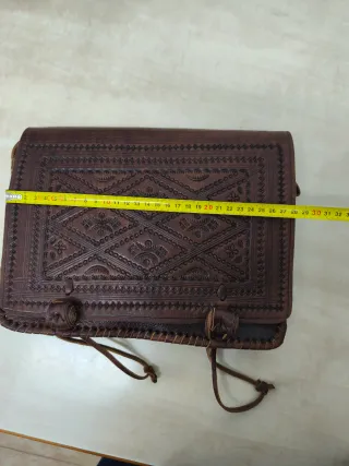 Bolso de cuero artesanal