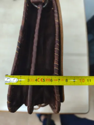 Bolso de cuero artesanal