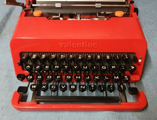 Macchina da scrivere Olivetti Valentine Rossa