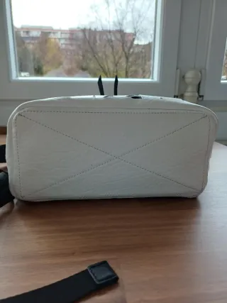 Mochila Desigual Flores Blanco y Negro