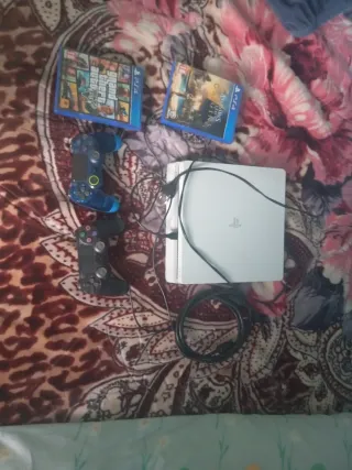 PS4 (PlayStation 4) Blanca + Juegos