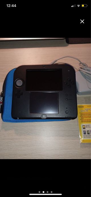 Nintendo 2DS Nera + caricatore e stilo