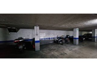 Garaje en venta en Zona Cantereria en Burjassot