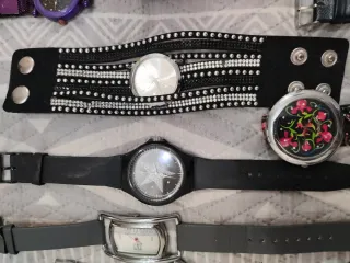 Cada uno a dos euros No llevan pila Funcionan