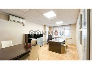 Oficina en venta en Santa Clara-Caputxins-Hospital en Vic